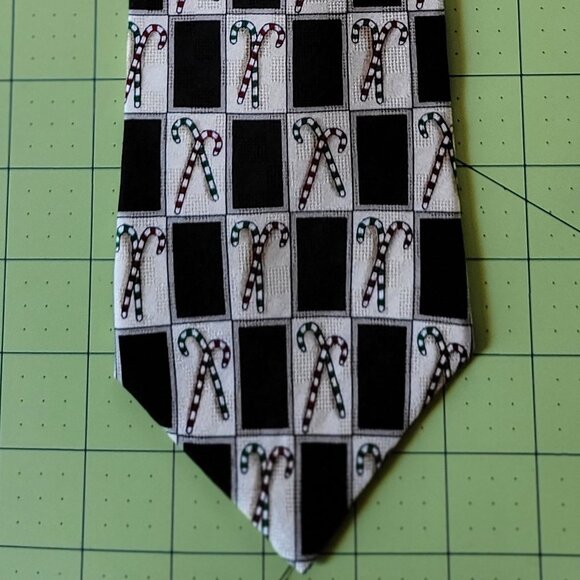 Vintage Christmas Candy Canes Neck Tie - Picture 1 of 3